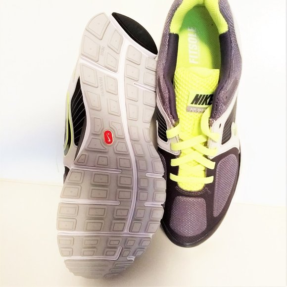 Nike athletic shoes Men 8.5 NWT run Flywire grey Yellow DISCOUNT SHIPPING!! main image 4